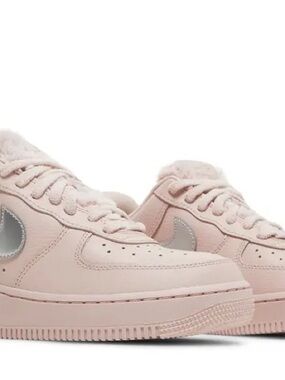 Nike Wmns Air Force 1 Pink Leather'Faux Sherpa Fur' sz 8